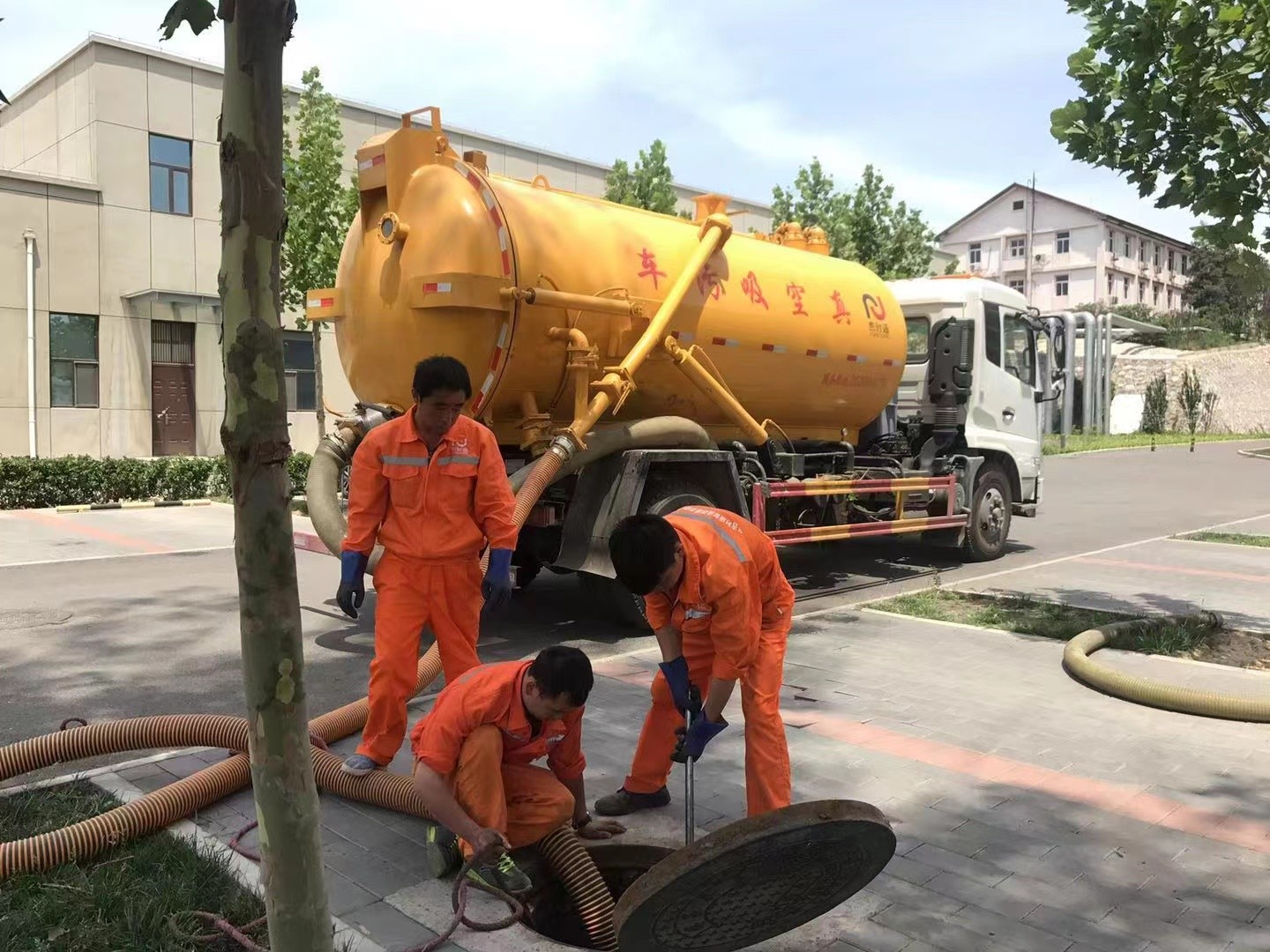 利国镇化粪池清理与5-8吨吸粪车施工效率分析
